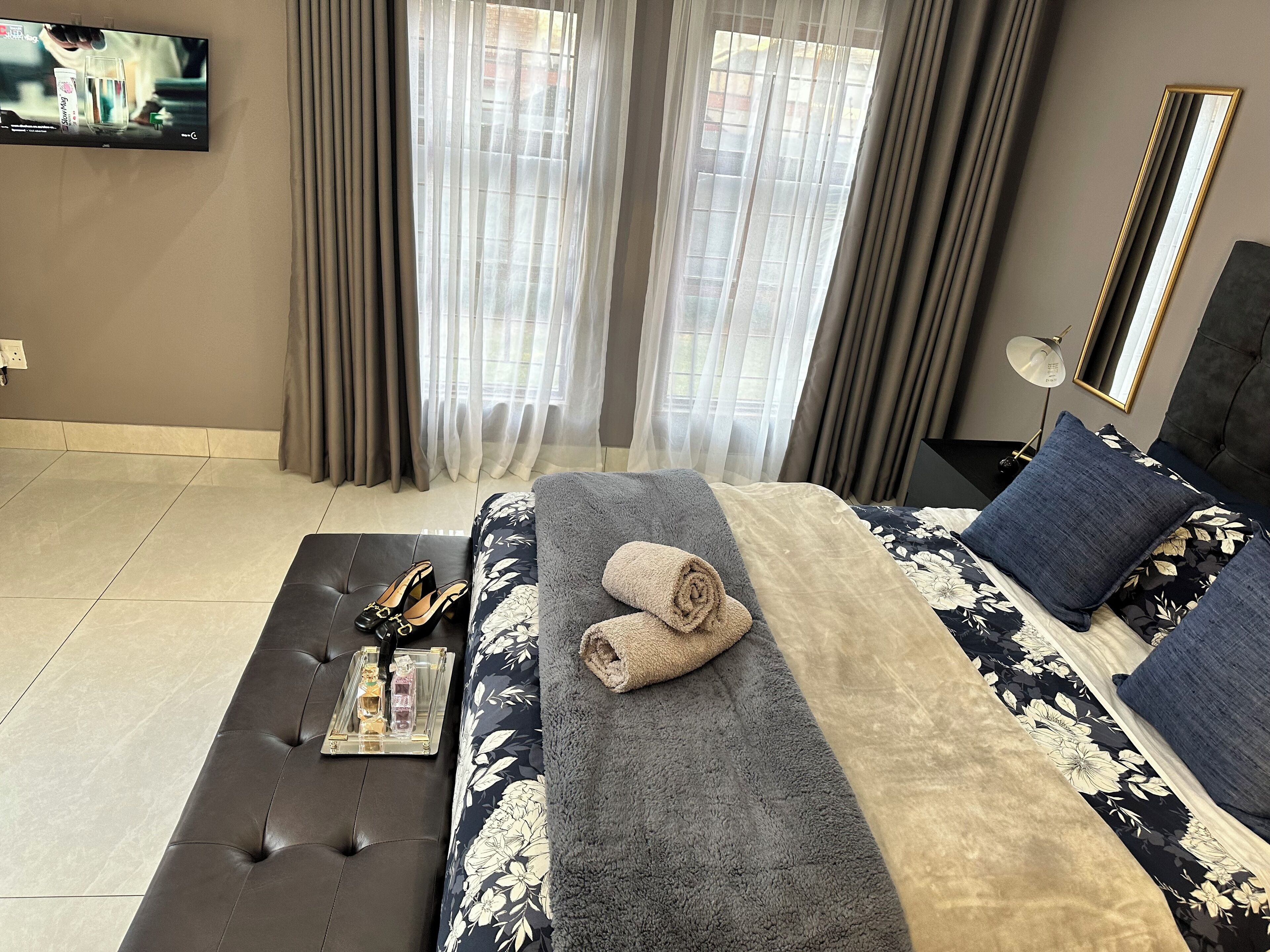 4 chambres, fer et planche à repasser, Wi-Fi, draps fournis