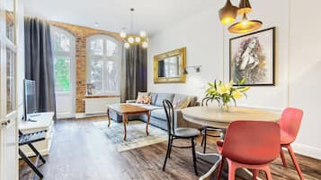 Apartamento | Sala de estar | Una televisión de pantalla plana