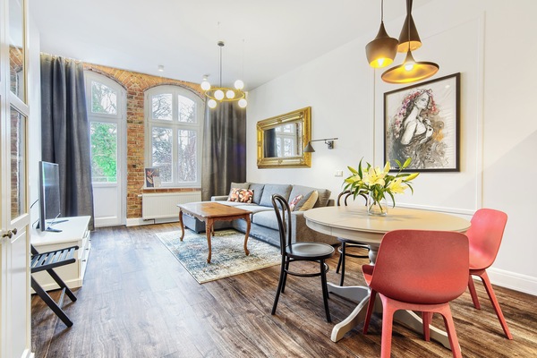 Apartment | Living room | Flat-screen TV