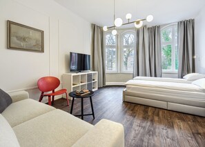 Apartemen | Ruang keluarga | TV layar datar