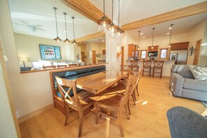 Dining - Luxury, Balcony w/Views, Summer Activities (Keystone)