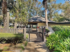 Property grounds - Ocean Walk Manor | Perfect For Groups, Pool Access (Hilton Head)