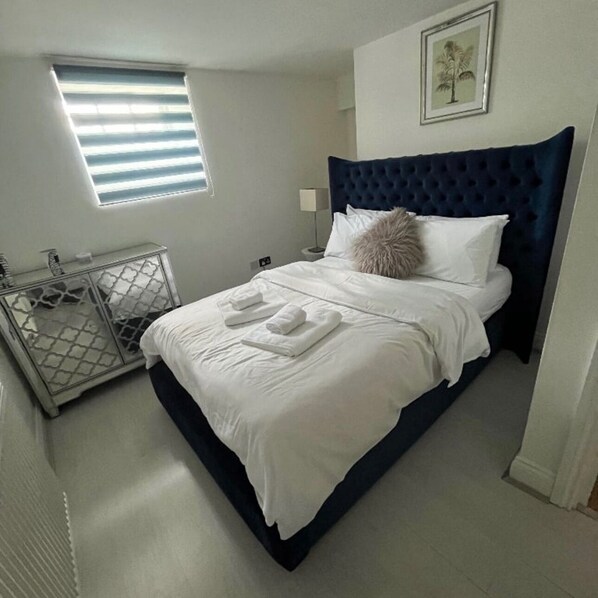 Apartment | 2 bedrooms, iron/ironing board, free WiFi, bed sheets - Spacious 2 Bedroom in Woolwich, 15 Minutes to 02 (London)