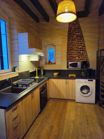 Former gatehouse, spa, billiards room near Beauval Zoo, Loire château.