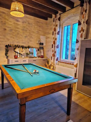 غرفة الألعاب