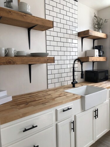 Charming 1-bedroom house with WiFi in lovely Bakersfield