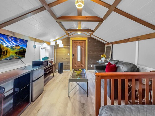 Timberline Lodge - Ski Wing - Charming chalet in downtown Ellicottville