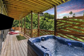 Tina de hidromasaje al aire libre