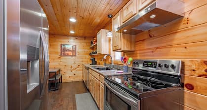 Charming Dog Friendly Retreat w/ Fire Pit & Hot Tub