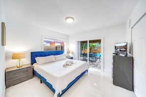 3 bedrooms, iron/ironing board, travel cot, free WiFi - Heated Pool & Tiki Hut! Air Hockey+Close To Beach! (Fort Lauderdale)