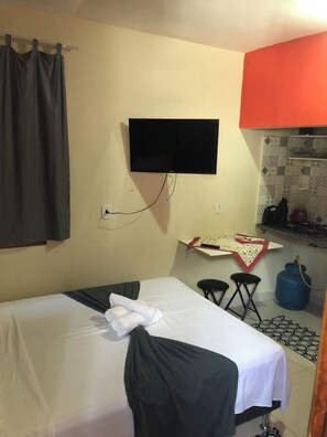 1 bedroom, WiFi, bed sheets