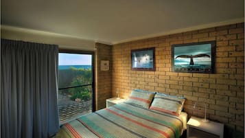 4 bedrooms, iron/ironing board