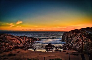 On the beach - Absolute Beachfront Port Elliot 1-14 Merrilli Plc (Port Elliot)