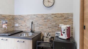 Deluxe Double Room | Private kitchen | Mini-fridge, espresso maker