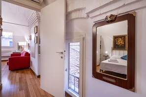 1 slaapkamer, een strijkplank/strijkijzer, gratis wifi, beddengoed