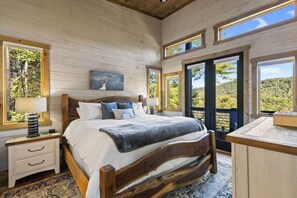 4 bedrooms, iron/ironing board, travel cot, free WiFi - 5 min to Downtown Blue Ridge with Sunrise Views -Firepit -Hot Tub -Games (Blue Ridge)
