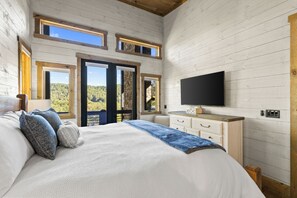 4 Schlafzimmer, Bügeleisen/Bügelbrett, Reisekinderbett, kostenloses WLAN