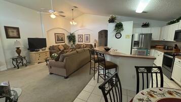 House, 4 Bedrooms | Interior