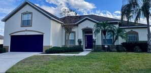 Talo, 5 makuuhuonetta | Ulkopuoli