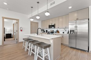 公寓客房, 2 間臥室 | 私人廚房 | 電冰箱、烤箱、咖啡機/沖茶器、烤麵包機