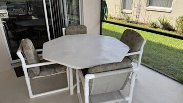 House, 4 Bedrooms | Outdoor dining