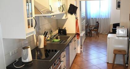 15 Min vom Neusser Hbf. Apartment in ruhiger Wohnstraße zu vermieten.