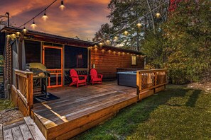 Terrace/patio - Private and Spacious Cabin with Hot Tub, Boss Toss Game, Pool Table and Arcade (Cosby)