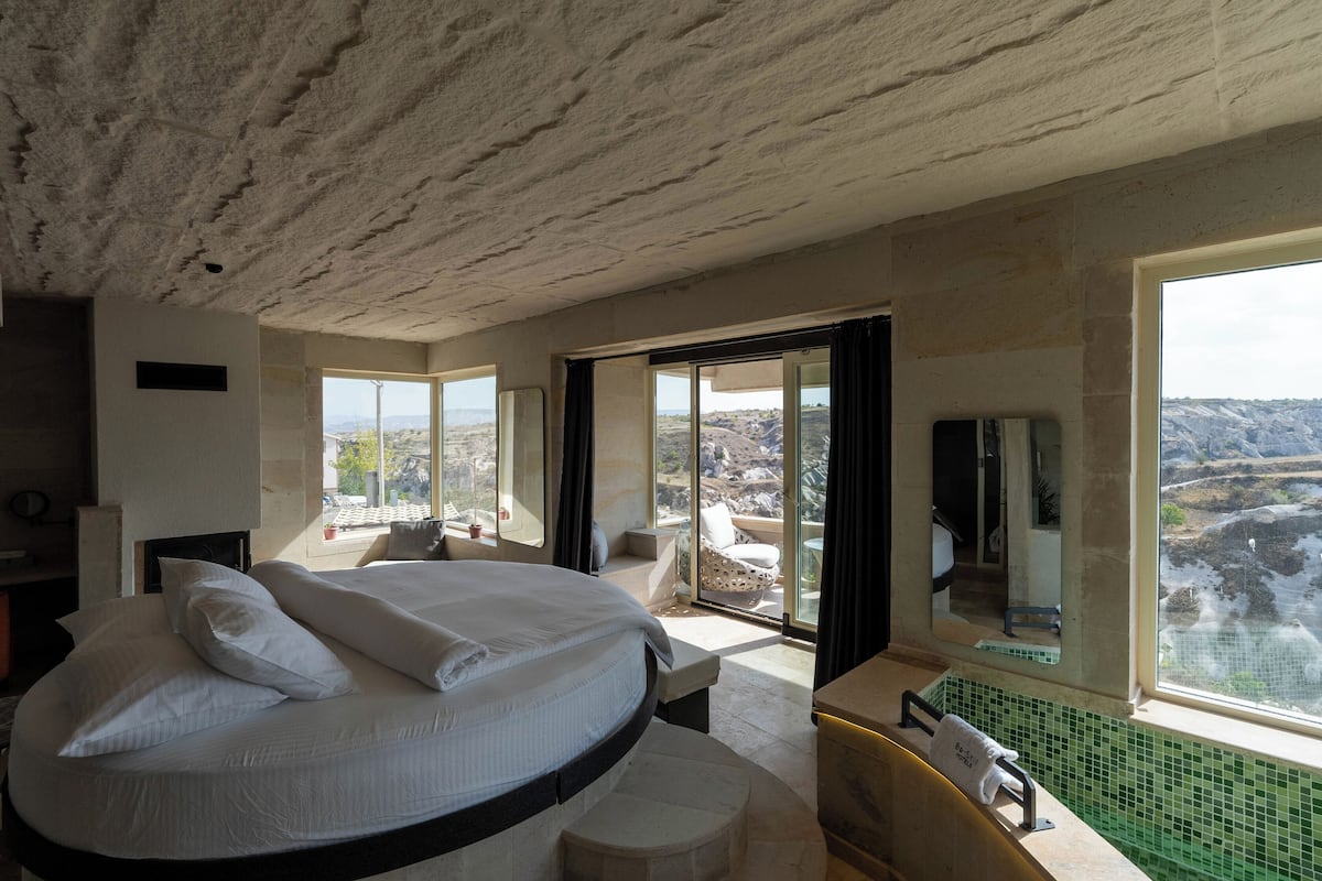Habitación doble panorámica, vista al valle | 1 habitación, ropa de cama de alta calidad y camas con efecto memoria