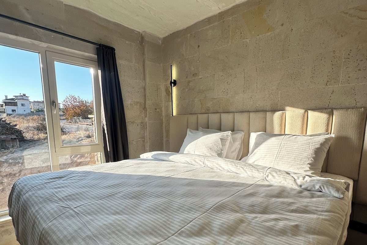 Habitación doble económica, vista al valle | 1 habitación, ropa de cama de alta calidad y camas con efecto memoria