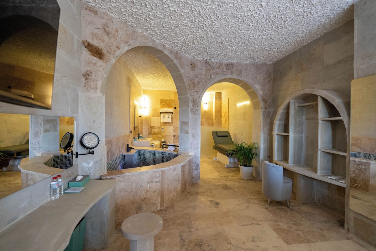 Habitación doble exclusiva, vista al patio | 1 habitación, ropa de cama de alta calidad y camas con efecto memoria