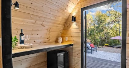 Secluded Nashville Area Luxury Glamping w/Hot Tub; 5 Acres; Pet Friendly