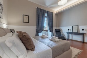 Appartement supérieur, 2 chambres, cuisine, vue sur la ville | 2 chambres, accès au Wi-Fi (inclus)