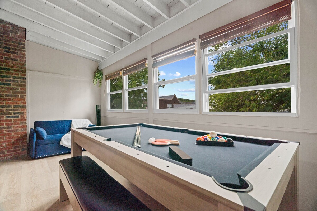 Capitol Hill King Bed Suite+Free Parking+Private Lounge