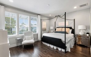 4 soverom, skrivebord, strykejern/-brett og wi-fi