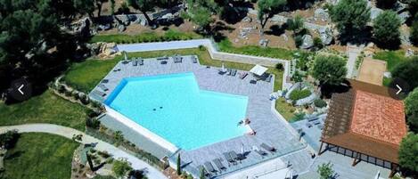 حمّام سباحة خارجي