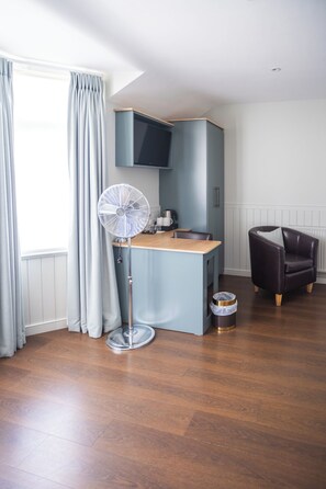 Luxury Double Room | Free WiFi