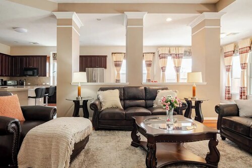 NEW! Luxurious Stay with Beautiful Pool + Backyard