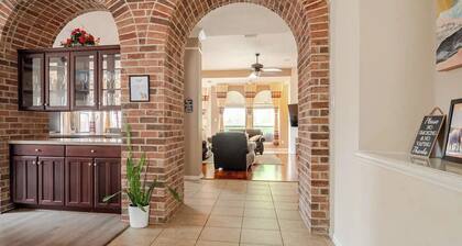 NEW! Luxurious Stay with Beautiful Pool + Backyard