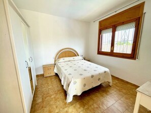 4 bedrooms, free WiFi - SAONA VILLAS (VN VERDA): villa for 6 people, private pool, wifi, air co (Les Tres Cales)
