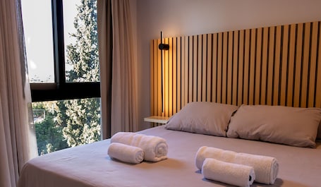 Deluxe Apartment | 1 bedroom, free WiFi, bed sheets