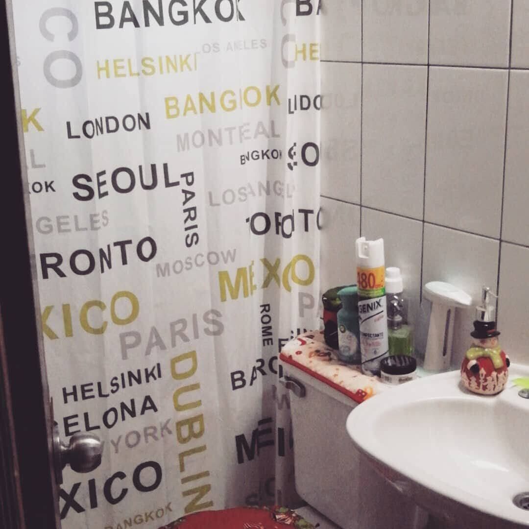 Baignoire à jets, serviettes fournies, savon