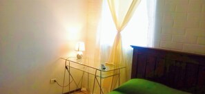 2 bedrooms, iron/ironing board, WiFi