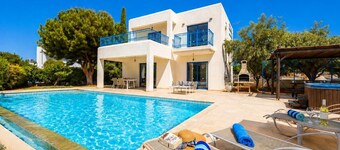 Villa Estia - Three Bedroom Villa, Sleeps 6