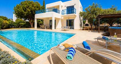 Villa Estia - Three Bedroom Villa, Sleeps 6