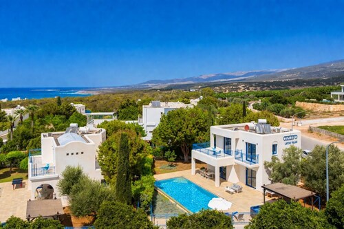 Villa Estia - Three Bedroom Villa, Sleeps 6