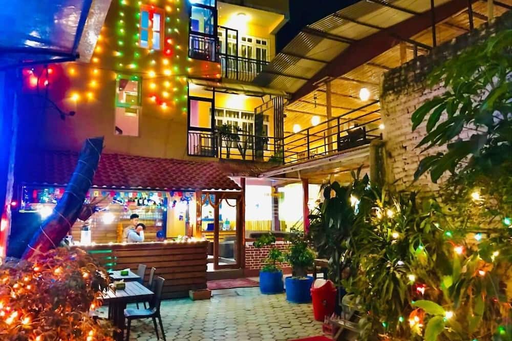 Doors Hotel