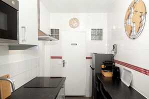 Fridge, microwave, stovetop, coffee/tea maker - ♥️BEAU STUDIO♥️20 MIN FROM PARIS ♥️ 5 MIN FROM THE TRAIN STATION ♥️ (Choisy-le-Roi)