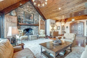 Smart TV, fireplace, ping pong, offices