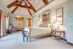 5 bedrooms, desk, free WiFi, bed sheets