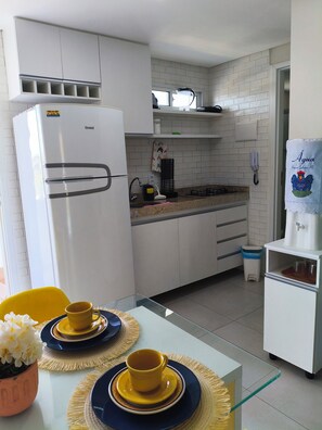 Familienstudio, eingeschränkter Meerblick | Eigene Küche | Großer Kühlschrank, Toaster, Mixer, Kochgeschirr/Geschirr/Besteck